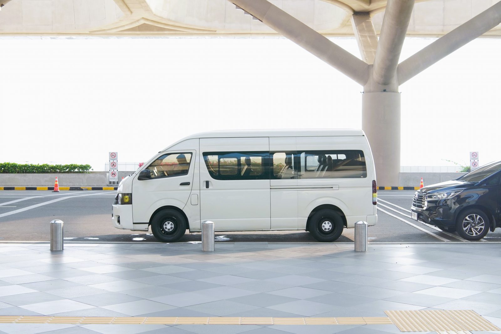 Toyota Hiace (14 Seats)
